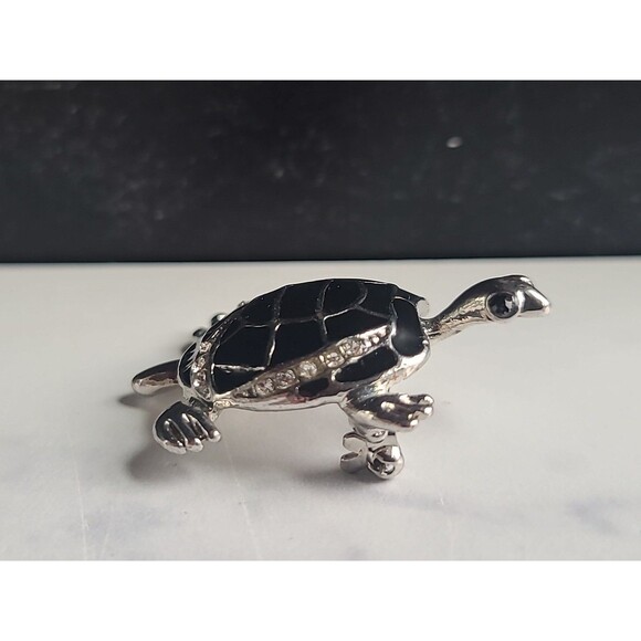 Turtle Shaped Black Enamel Silver Tone Metal Brooch Vintage, READ DESCRIPTION - Picture 6 of 10